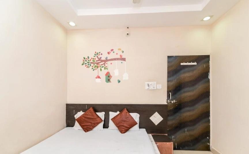 Hotel Rameshwaram Ujjain Eksteriør bilde